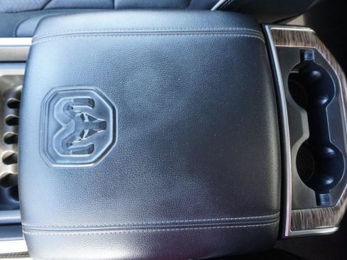 Used 2019 RAM 1500 Laramie AWD/4WD image 29