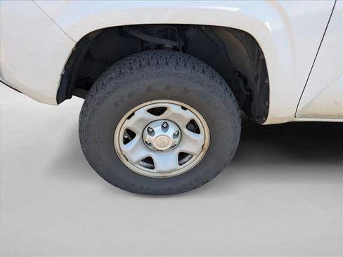 Used 2019 Toyota Tacoma SR5 RWD image 10