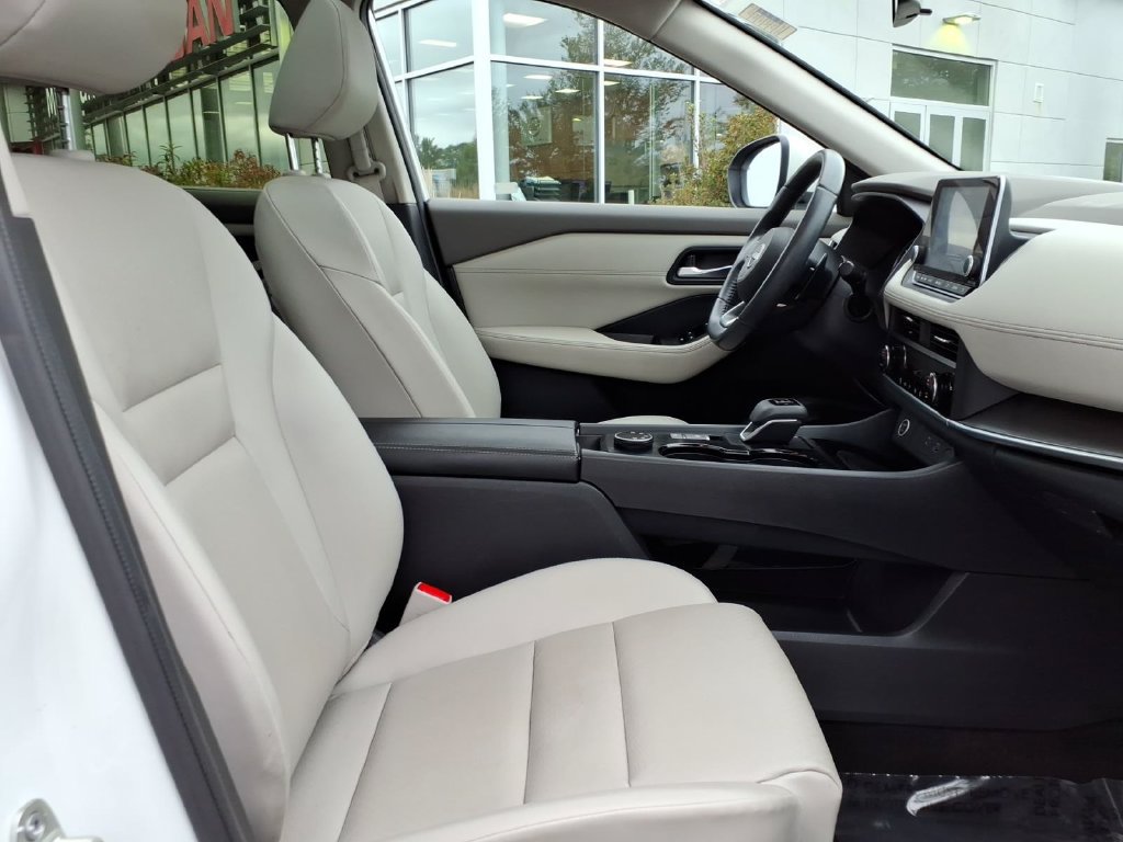 Certified 2023 Nissan Rogue SV w/ SV Premium B Package AWD/4WD image 9