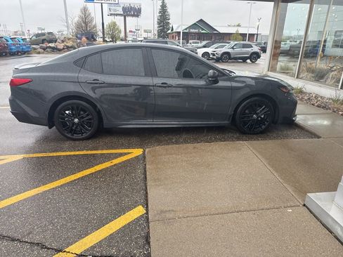 Used 2025 Toyota Camry SE AWD/4WD image 8