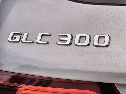 Used 2022 Mercedes-Benz GLC 300 4MATIC image 8