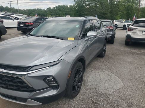 Used 2024 Chevrolet Blazer LT w/ Sound & Technology Package FWD image 2