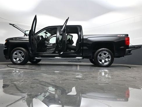 Used 2017 Chevrolet Silverado 1500 LTZ Z71 w/ LTZ Plus Package image 43