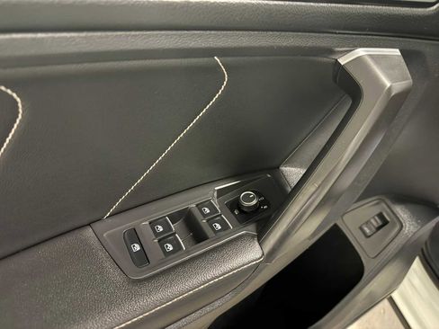 Certified 2022 Volkswagen Tiguan SE image 21