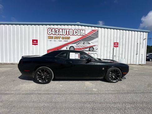 Used 2022 Dodge Challenger R/T Scat Pack RWD image 9