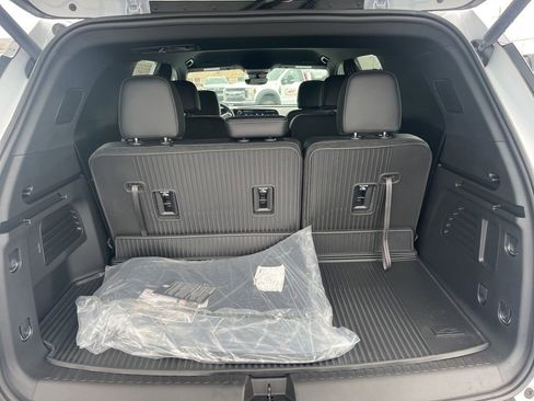 New 2026 Chevrolet Traverse LT w/ Driver Confidence Package image 7