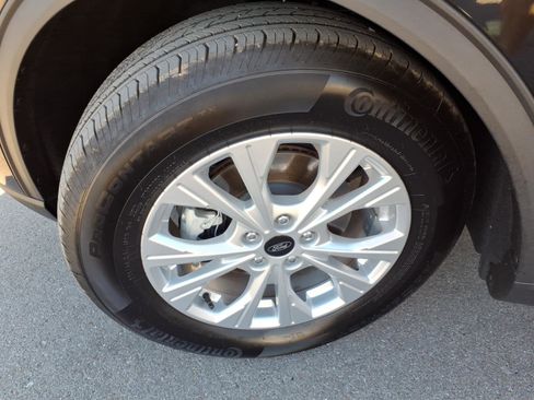 Certified 2025 Ford Escape Active w/ Tech Pack #1 FWD image 9