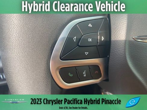 New 2023 Chrysler Pacifica Pinnacle image 24