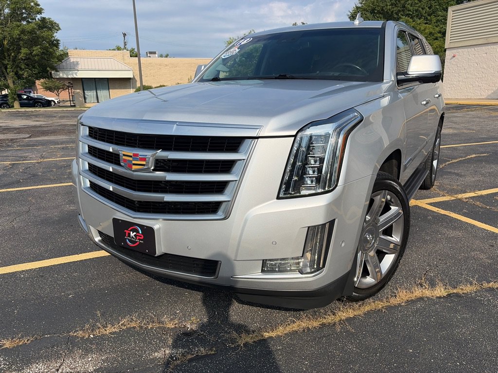 Used 2018 Cadillac Escalade Luxury AWD/4WD image 1