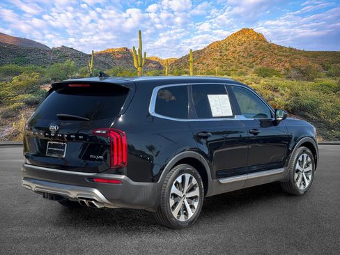 Used 2021 Kia Telluride EX w/ EX Premium Package FWD image 4