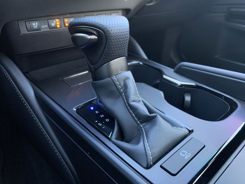 Used 2025 Lexus ES 350 F Sport w/ Accessory Package (Z2) image 26