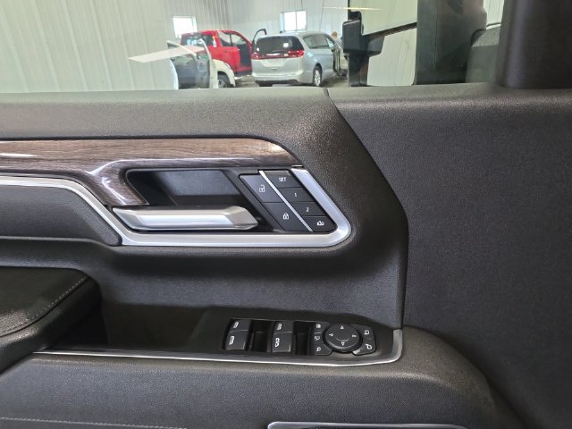 Used 2025 Chevrolet Silverado 3500 LTZ w/ LTZ Premium Package AWD/4WD image 20
