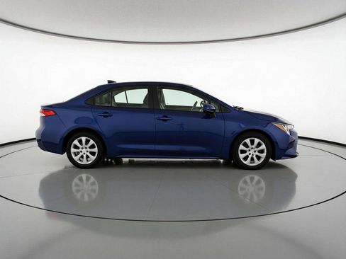 Used 2025 Toyota Corolla LE image 11