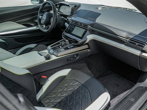 New 2025 Aston Martin Vanquish Coupe image 34