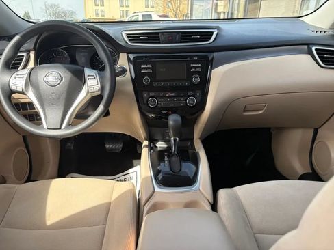 Used 2016 Nissan Rogue SV AWD/4WD image 11