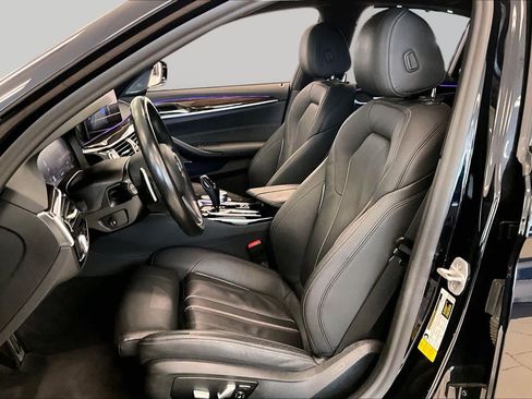 Used 2021 BMW 530i w/ M Sport Package RWD image 7