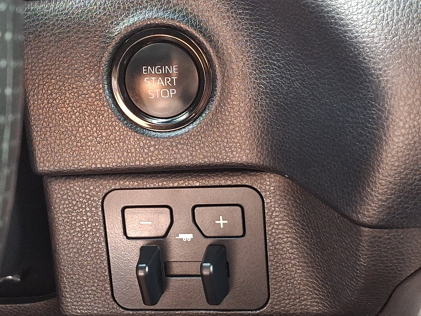 Used 2025 Toyota Tundra SR5 w/ SR5 Convenience Package AWD/4WD image 24