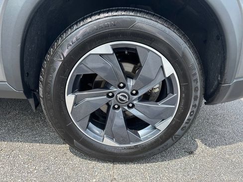 Used 2024 Nissan Rogue SV FWD image 47