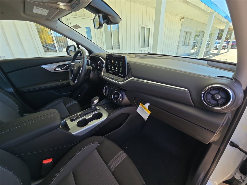 New 2026 Chevrolet Blazer LT w/ Convenience Package AWD/4WD image 28