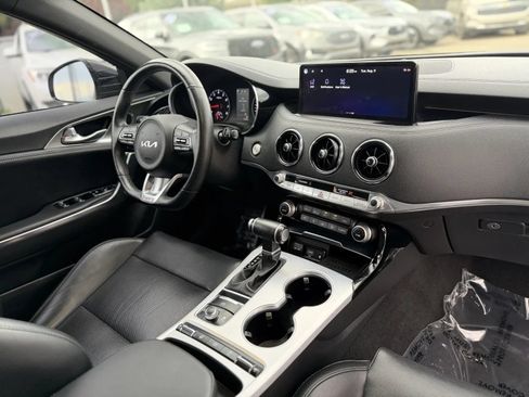 Used 2022 Kia Stinger GT1 AWD/4WD image 21