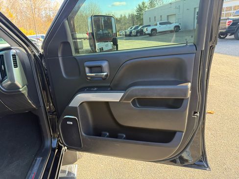 Used 2018 Chevrolet Silverado 2500 LTZ w/ Duramax Plus Package image 18