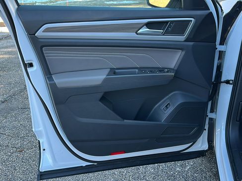 Used 2023 Volkswagen Atlas SEL image 15