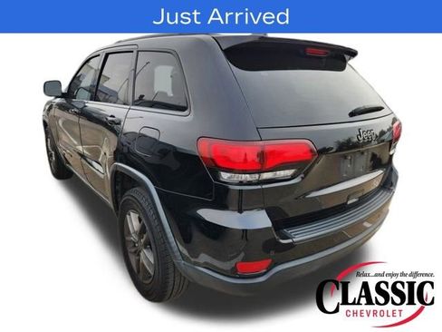 Used 2017 Jeep Grand Cherokee Laredo 75th Anniversary image 7