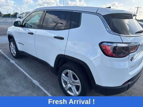 Used 2023 Jeep Compass Sport image 15