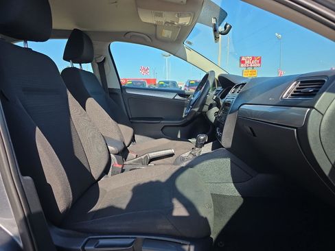 Used 2015 Volkswagen Jetta SE FWD image 18