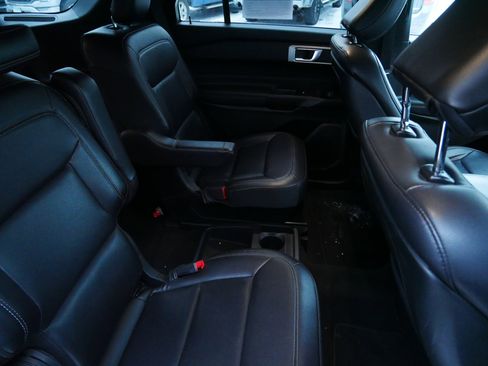 Used 2020 Ford Explorer XLT w/ Equipment Group 202A image 22