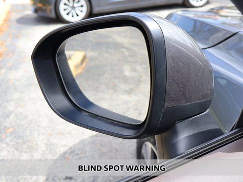 Used 2023 Nissan Rogue SV image 4