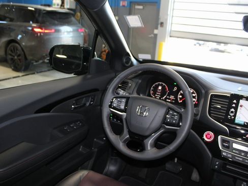 Certified 2026 Honda Ridgeline Black Edition image 25