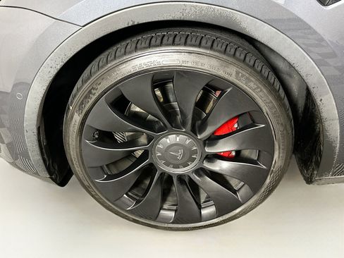 Used 2022 Tesla Model Y Performance AWD/4WD image 11