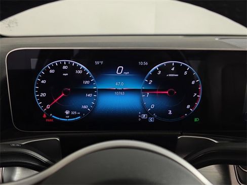 Used 2021 Mercedes-Benz GLB 250 4MATIC image 11
