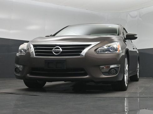 Used 2013 Nissan Altima 3.5 SL FWD image 31