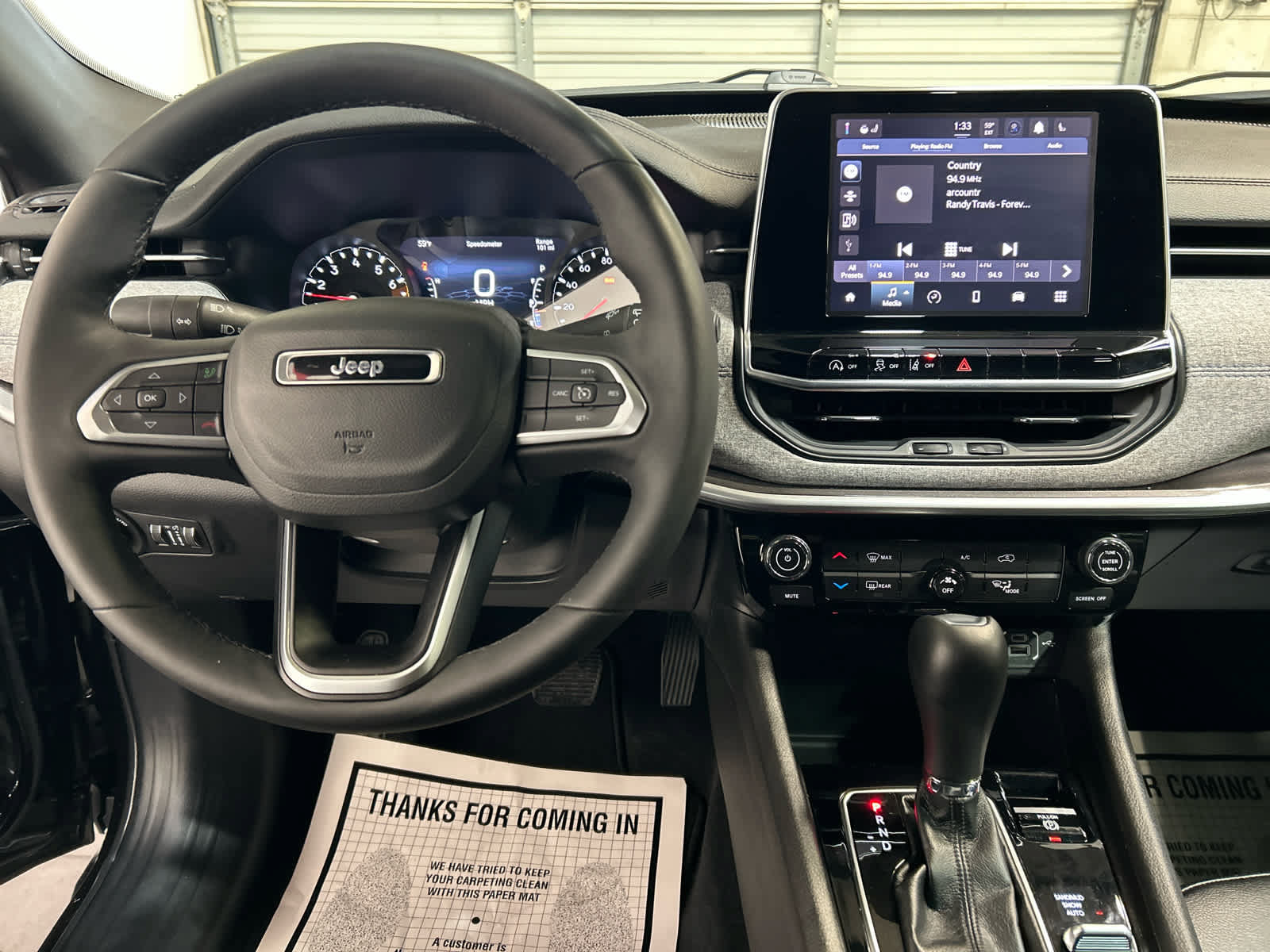 Used 2025 Jeep Compass Latitude AWD/4WD image 8