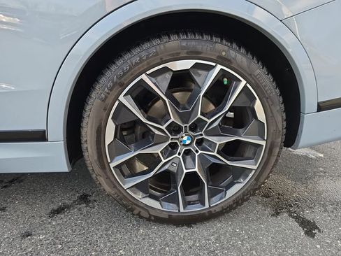 Used 2024 BMW X7 xDrive40i w/ M Sport Package image 15