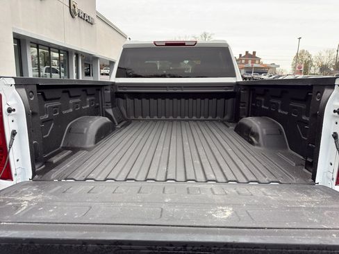 Used 2025 Chevrolet Silverado 2500 Custom w/ Custom Value Package image 9