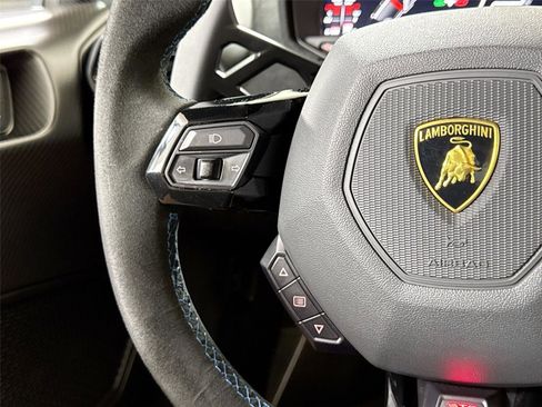Used 2022 Lamborghini Huracan STO image 23
