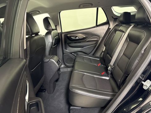 Used 2023 GMC Terrain SLT image 14