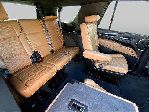 Used 2022 Cadillac Escalade Sport w/ Touring Package AWD/4WD image 18