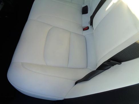 Used 2018 Tesla Model 3 RWD image 17