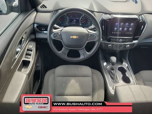 Used 2023 Chevrolet Traverse LT FWD image 11