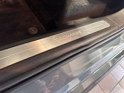 Used 2021 Volvo XC90 T8 Inscription Expression w/ Climate Package image 13