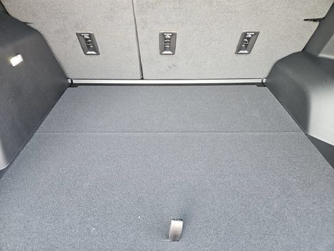 New 2027 Chevrolet Equinox LT w/ Convenience Package II FWD image 29