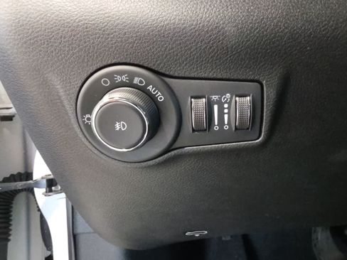 Used 2024 Jeep Compass Latitude AWD/4WD image 17
