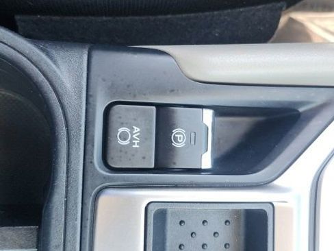 Used 2022 Subaru Forester AWD/4WD image 24
