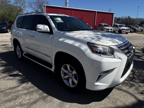Used 2014 Lexus GX 460 image 3