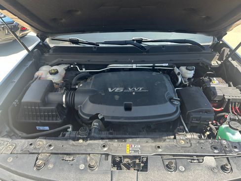 Used 2021 Chevrolet Colorado Z71 w/ Safety Package AWD/4WD image 12