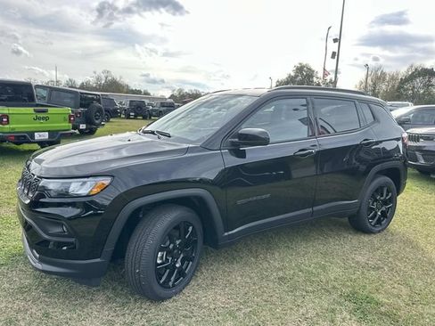 New 2026 Jeep Compass Latitude AWD/4WD image 18